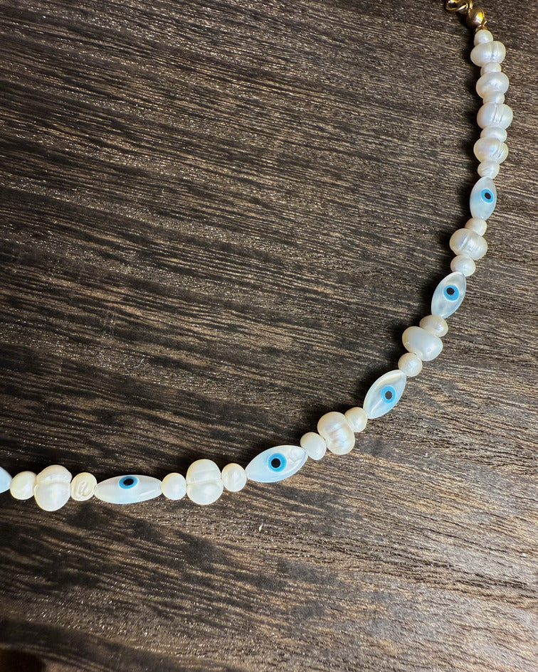 Azure Gaze Pearl Necklace