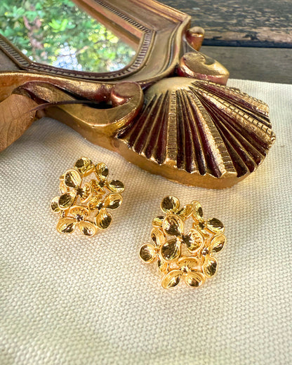 Cluster Bloom Earrings in gold – sculptural floral design