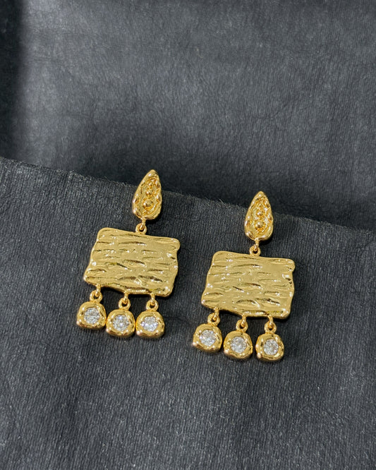 Gold rectangle earrings with hammered texture and dangling zircon drops – Refla
