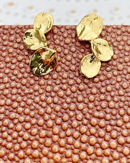 Tiny Leaf Earring