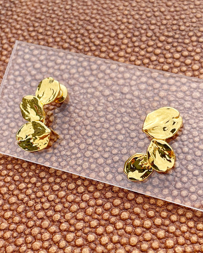 Tiny Leaf Earring