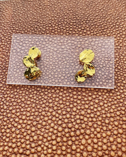 Tiny Leaf Earring